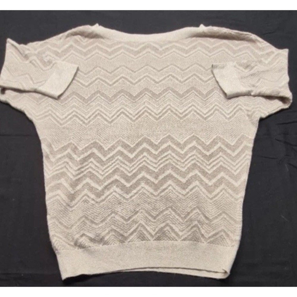 Express Women's tan/ Gold Chevron Pattern Short Sleeve Sweater sz. S/P